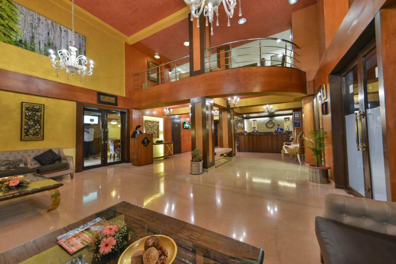 Batra Hotels And Residences Srīnagar Exterior foto