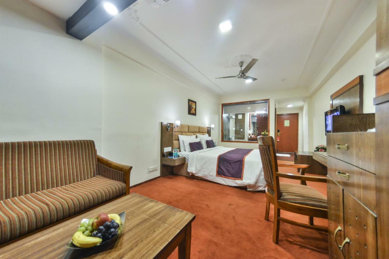 Batra Hotels And Residences Srīnagar Exterior foto
