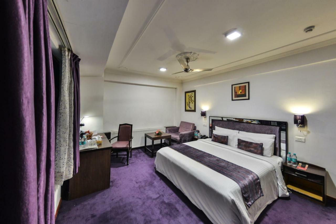 Batra Hotels And Residences Srīnagar Exterior foto