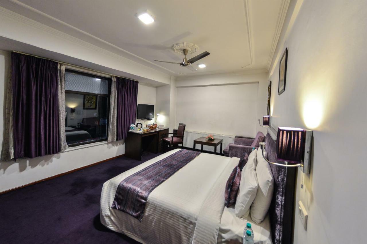 Batra Hotels And Residences Srīnagar Exterior foto