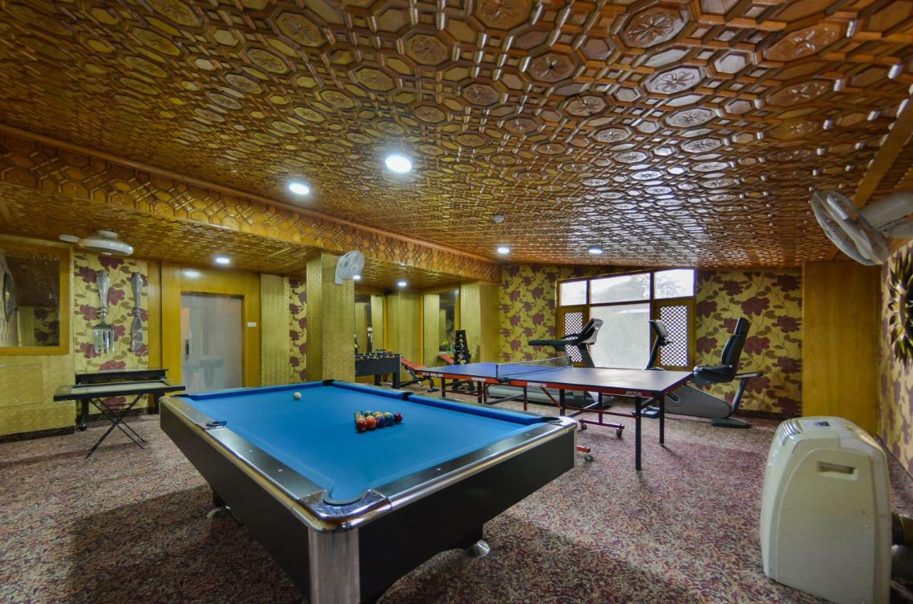 Batra Hotels And Residences Srīnagar Exterior foto