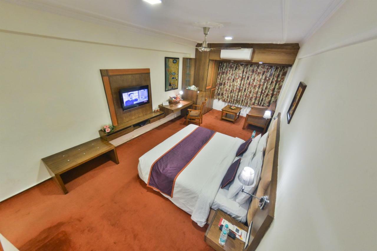 Batra Hotels And Residences Srīnagar Exterior foto