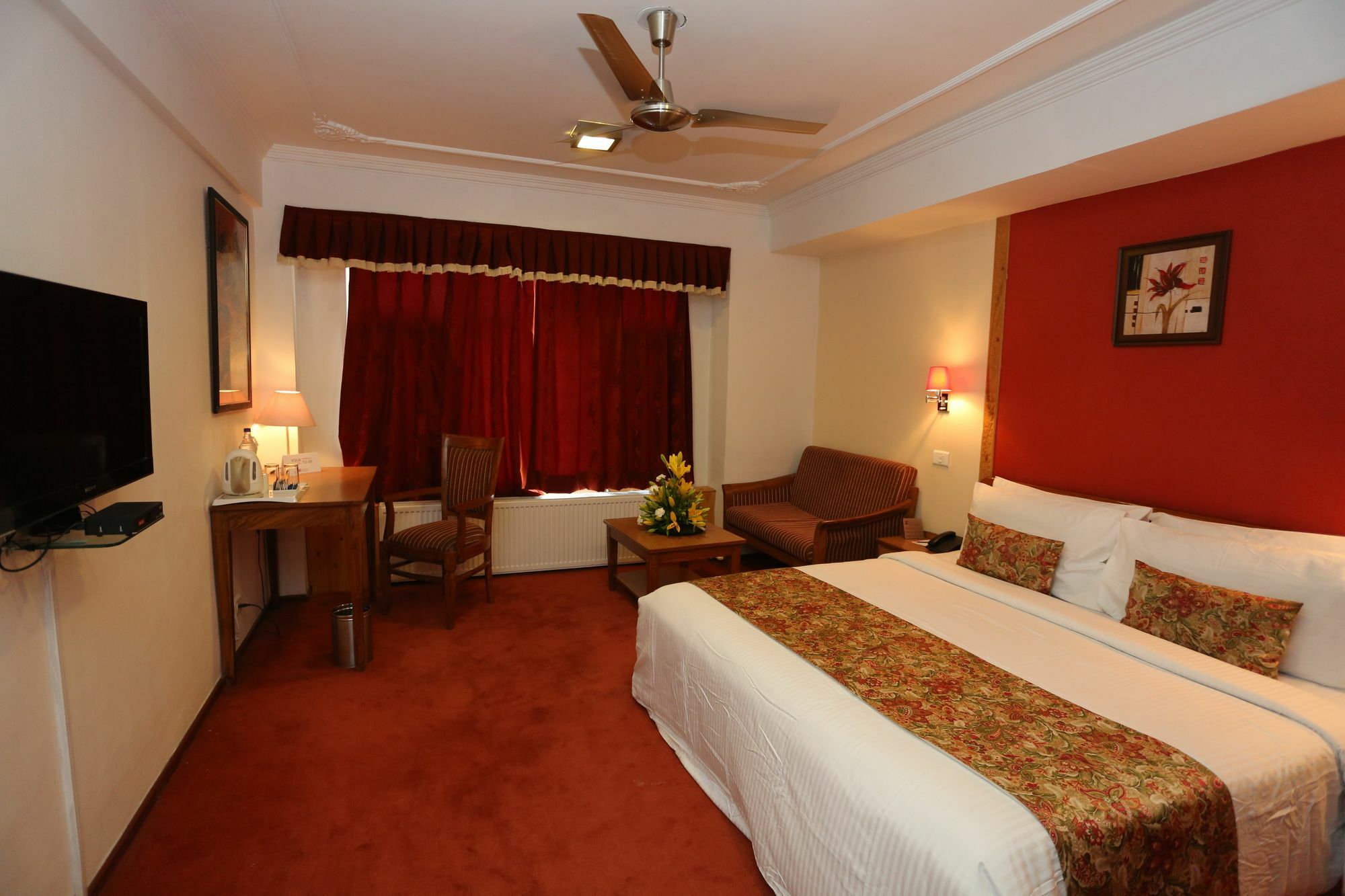 Batra Hotels And Residences Srīnagar Exterior foto